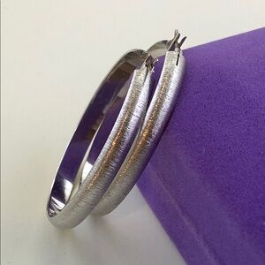 💛 Vintage Monet Silver Hoop Earrings